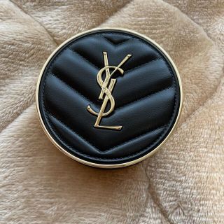 イヴサンローランボーテ(Yves Saint Laurent Beaute)のイヴ・サンローラン アンクル ド ポールクッション N25 美品(ファンデーション)