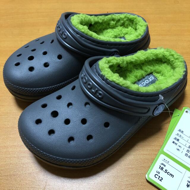 crocs(クロックス)の新品 18.5㎝ クロックス クラシック ラインド クロッグ キッズ キッズ/ベビー/マタニティのキッズ靴/シューズ(15cm~)(サンダル)の商品写真