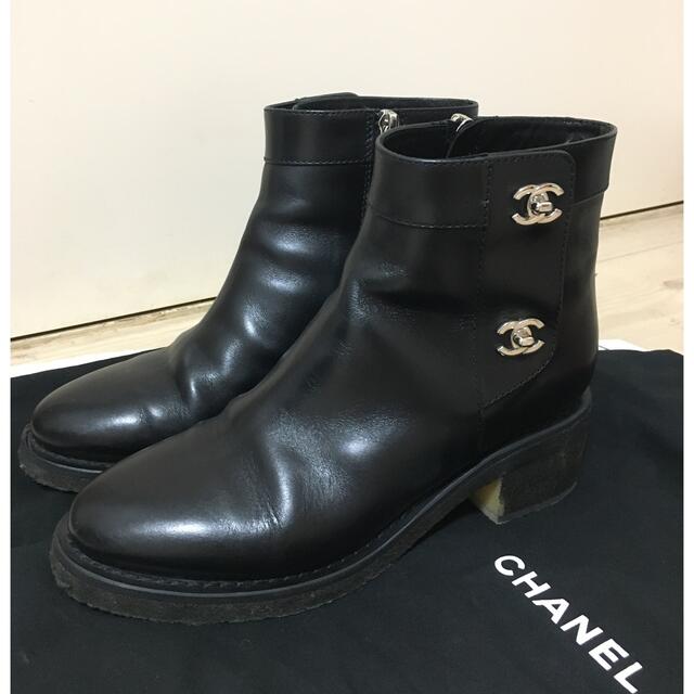 シャネル　Chanel ターンロック　ブーツ　靴　シューズ　38レディース