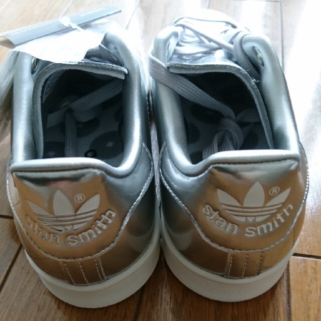 adidas(アディダス)のプチプーチン様専用。アディダススタンスミスキッズ キッズ/ベビー/マタニティのキッズ靴/シューズ(15cm~)(スニーカー)の商品写真