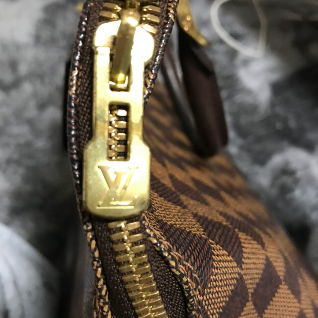 LOUIS VUITTON(ルイヴィトン)の正規美品　ルイ.ヴィトン　アルマダミエ レディースのバッグ(ハンドバッグ)の商品写真