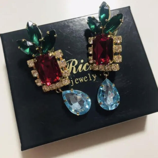 rich(リッチ)の箱なし/値下げしました‼️rich ⭐️ ビジューピアス レディースのアクセサリー(ピアス)の商品写真