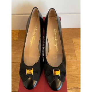 サルヴァトーレフェラガモ(Salvatore Ferragamo)のフェラガモ　ブラック　パンプス　36 未使用　3センチヒール(ハイヒール/パンプス)