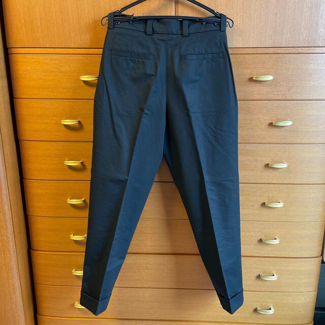 ACNE(アクネ)の【専用】acne studios クロップドパンツ  BLACK/ 44 メンズのパンツ(ワークパンツ/カーゴパンツ)の商品写真