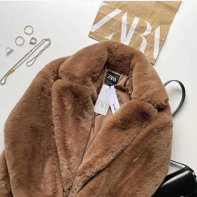 ZARA(ザラ)の【完売/新品】ZARA フェイクファーコート レディースのジャケット/アウター(毛皮/ファーコート)の商品写真
