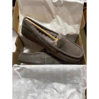 アグ アンスレー UGG モカシン　レディース　24センチ(スリッポン/モカシン)