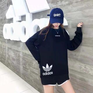 アディダス(adidas)のレディース　アディダス　シャツ　ブラック　　新品未使用☆(Tシャツ(長袖/七分))