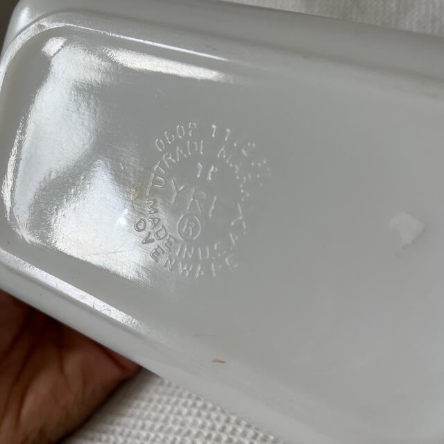 Pyrex(パイレックス)のオールドパイレックス　蓋付きガラスケース　Made in U.S.A インテリア/住まい/日用品のキッチン/食器(食器)の商品写真