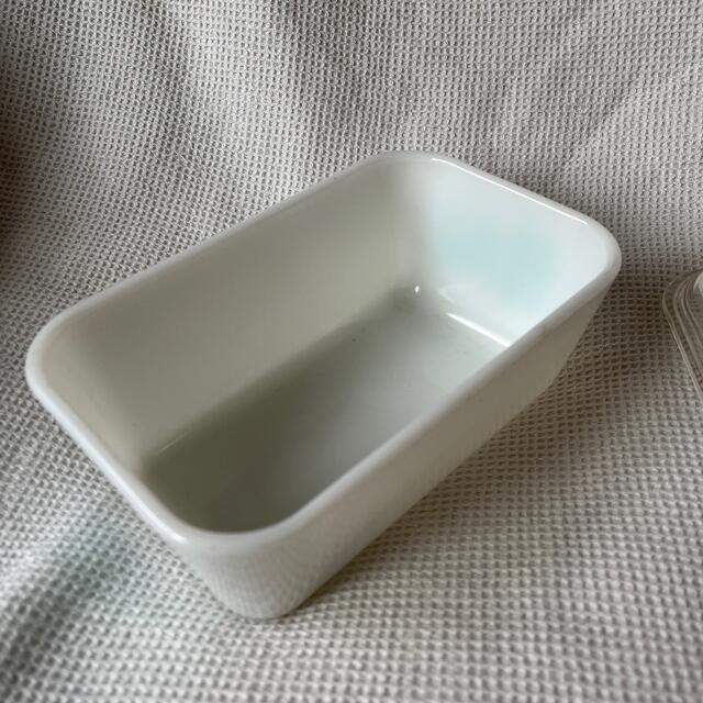 Pyrex(パイレックス)のオールドパイレックス　蓋付きガラスケース　Made in U.S.A インテリア/住まい/日用品のキッチン/食器(食器)の商品写真