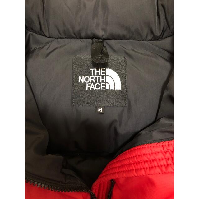 THE NORTH FACE(ザノースフェイス)の【極美品】THE NORTH FACE ノースフェイス ヌプシ ダウン 赤黒 M メンズのジャケット/アウター(ダウンジャケット)の商品写真