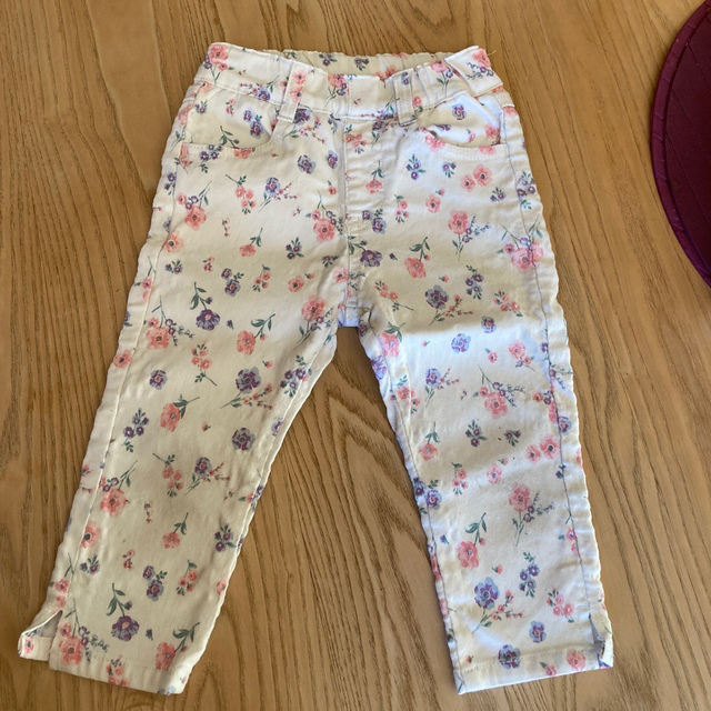 babyGAP(ベビーギャップ)のコート　花柄パンツおまけします キッズ/ベビー/マタニティのキッズ服女の子用(90cm~)(コート)の商品写真