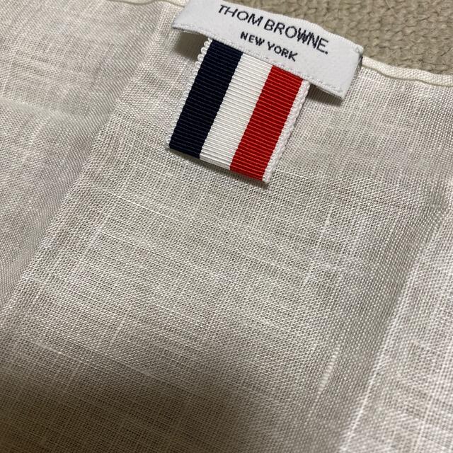 THOM BROWNE(トムブラウン)のTHOMBROWNE ポケットチーフ　スーツ　ハンカチ メンズのファッション小物(ハンカチ/ポケットチーフ)の商品写真