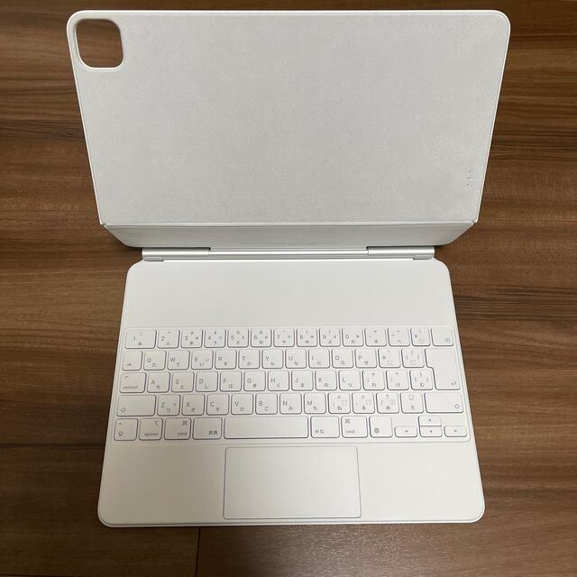 Apple(アップル)の【超美品】Magic Keyboard ホワイト白 ipad pro 12.9用 スマホ/家電/カメラのスマホアクセサリー(iPadケース)の商品写真