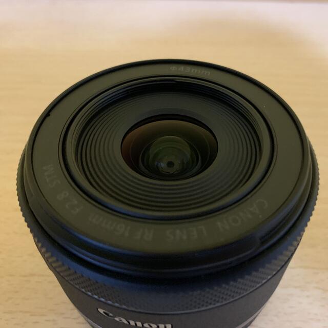 Canon(キヤノン)のほぼ新品 Canon RF16mm F2.8 STM フード、可変ND付き スマホ/家電/カメラのカメラ(レンズ(単焦点))の商品写真