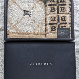 バーバリー(BURBERRY)のBURBERRY　フェイスタオル1枚　34×75cm　ウォシュタオル1枚　34×(タオル/バス用品)