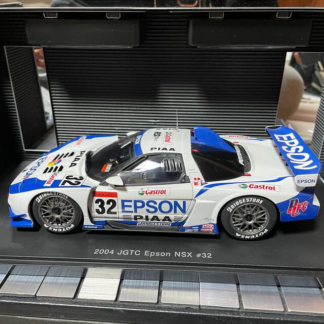 未展示品 オートアート 1/18 ホンダ NSX JGTC 2004 エプソンの 未展示品 オートアート 1/18 ホンダ NSX JGTC 2004 エプソンの