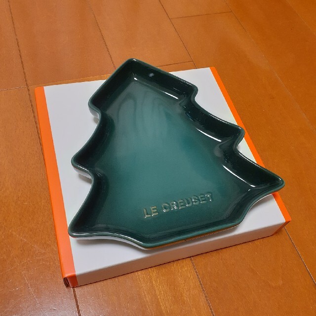 LE CREUSET ル・クルーゼ  クリスマス19cmツリーデザートプレート 2