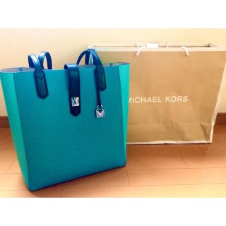 マイケルコース(Michael Kors)の【本日まで出品ラストSALE】MICHAEL KORSレザートートバッグ(ショルダーバッグ)