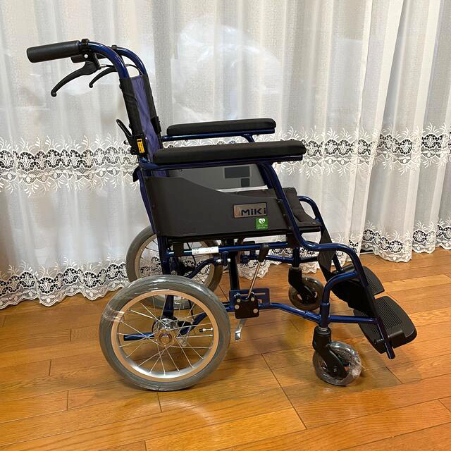 ♿️介助式 車椅子 とても軽くてスイスイ小回り 持ち運びが楽 (取説・専用工具付 その他のその他(その他)の商品写真