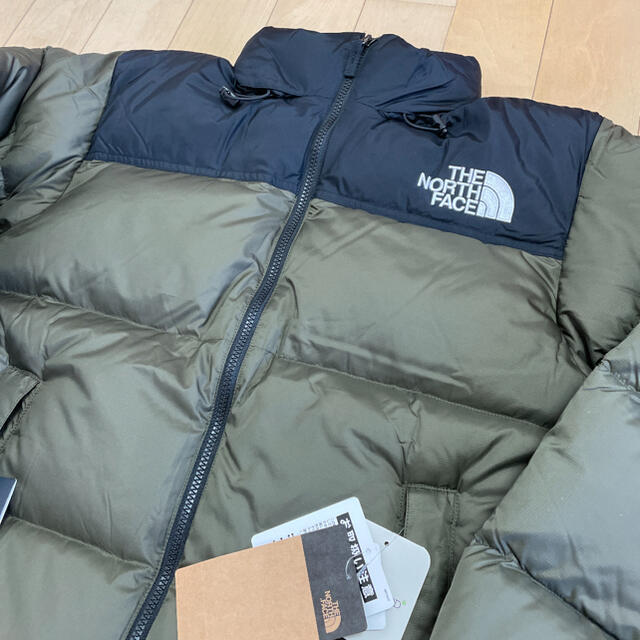 THE NORTH FACE(ザノースフェイス)の【新品未使用】ヌプシジャケット XLサイズ ノースフェイス　ニュートープ メンズのジャケット/アウター(ダウンジャケット)の商品写真