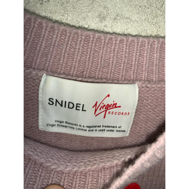 SNIDEL(スナイデル)のSNIDEL feat. Virgin RECORDS ニット　スナイデル レディースのトップス(ニット/セーター)の商品写真