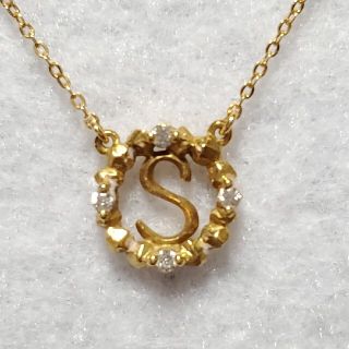 アーカー(AHKAH)のAHKAH　S　アルファベットダイヤネックレス　K18 0.03ct ★アガット(ネックレス)