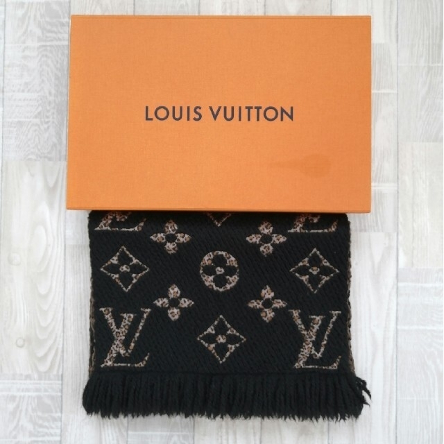【Louis Vuitton】エシャルプ・ジャイアントモノグラム マフラー M7
