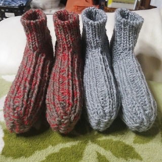 【ゆう⭐さん専用】　手編みの靴下カバー  ウール100  ハンドメイド(レッグウェア)