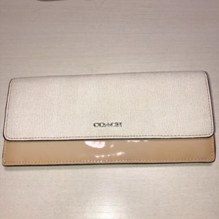 コーチ(COACH)のCOACH コーチ長財布　 薄型　ベージュエナメル×白(財布)