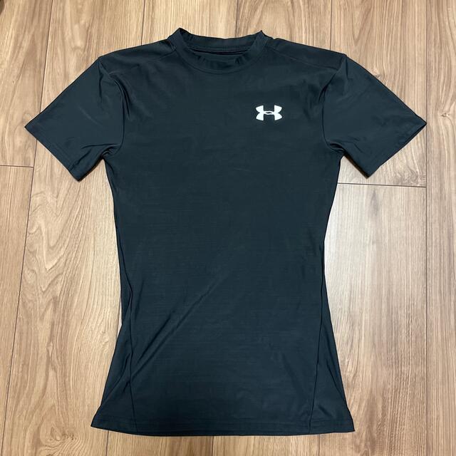 UNDER ARMOUR(アンダーアーマー)のアンダーアーマー　インナー半袖 スポーツ/アウトドアのトレーニング/エクササイズ(トレーニング用品)の商品写真