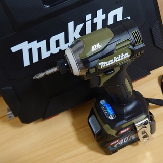 マキタ(Makita)のマキタ　40V　新品　インパクトドライバー　TD001GRDX　O(工具/メンテナンス)