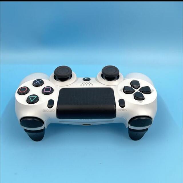 PlayStation4(プレイステーション4)の美品　SONY PS4 純正 コントローラー DUALSHOCK4 ホワイト エンタメ/ホビーのゲームソフト/ゲーム機本体(その他)の商品写真