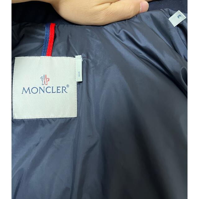 MONCLER(モンクレール)のモンクレール  モンジュネーブル　3 ネイビー メンズのジャケット/アウター(ダウンジャケット)の商品写真