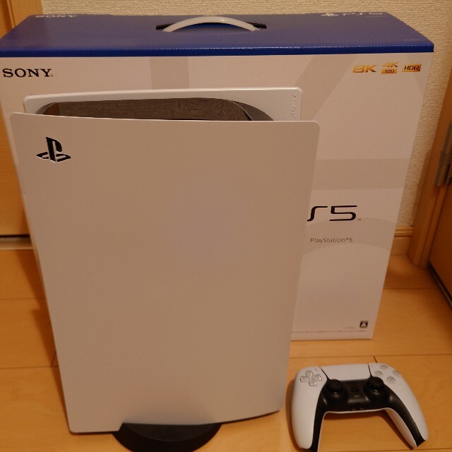 PS5 中古　美品　PlayStation5　CFI-1000A01 エンタメ/ホビーのゲームソフト/ゲーム機本体(家庭用ゲーム機本体)の商品写真