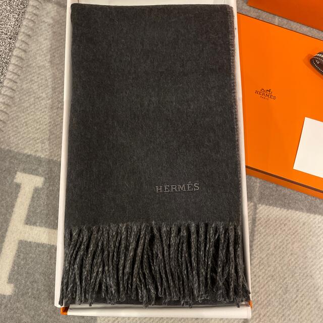 Hermes(エルメス)の＊新品HERMES マフラー 《レクトヴェルソ》グレー＊ メンズのファッション小物(マフラー)の商品写真