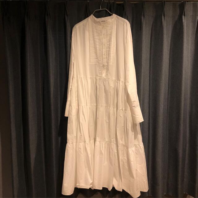 マチャット　machatt タキシードシャツドレス　白 レディースのワンピース(ロングワンピース/マキシワンピース)の商品写真