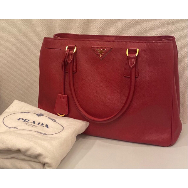 SALE】プラダ サフィアーノ トート バッグ レッド - トートバッグ