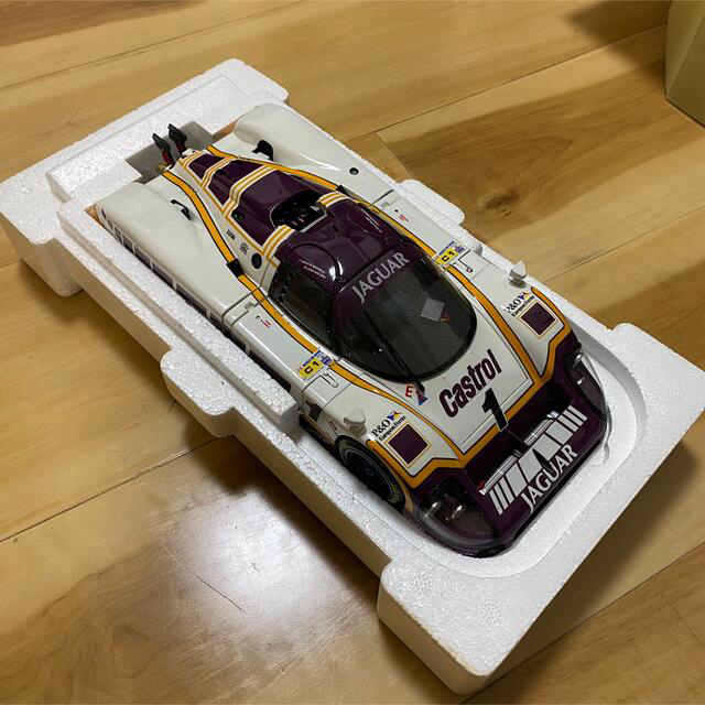 Jaguar(ジャガー)の1/18エグゾト MTB00102 ジャガー XJR-9 LM #1 限定品 エンタメ/ホビーのおもちゃ/ぬいぐるみ(ミニカー)の商品写真