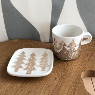 マリメッコ(marimekko)の新品  marimekko クーシコッサ コーヒーカップ ＆ プレート ゴールド(食器)