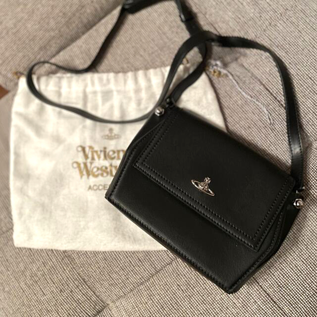 Vivienne Westwood(ヴィヴィアンウエストウッド)の新品希少VivienneWestwood 黒革オーブショルダーバッグ レディースのバッグ(ショルダーバッグ)の商品写真