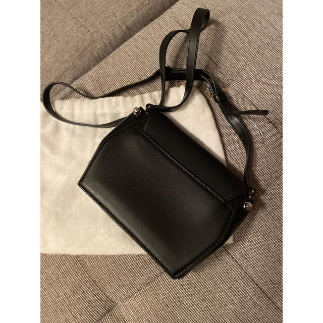 新品希少VivienneWestwood 黒革オーブショルダーバッグ 新品希少VivienneWestwood 黒革オーブショルダーバッグ