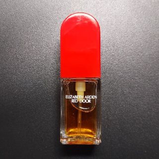 エリザベスアーデン(Elizabeth Arden)の香水  エリザベス・アーデン  レッド ドア(香水(女性用))