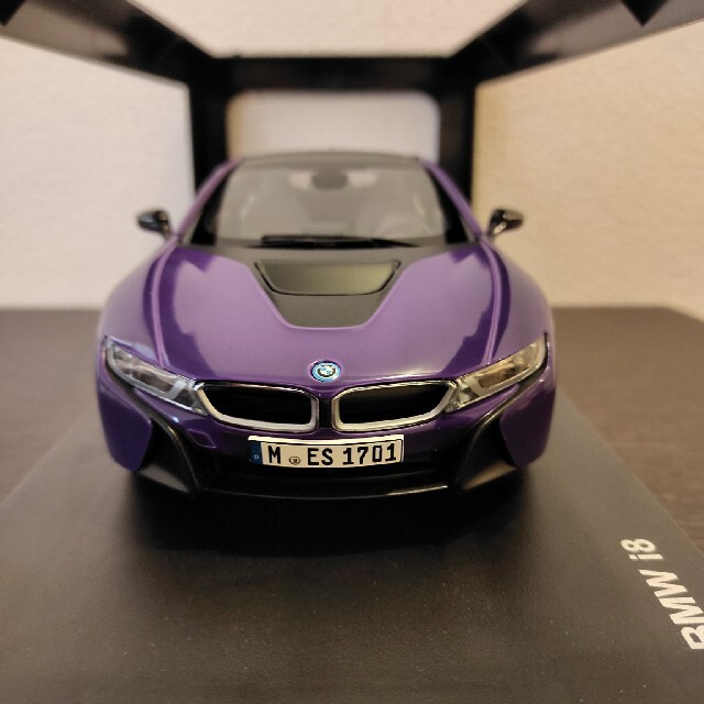 在庫処分セール！PARAGON/パラゴン BMW i8 パープル 紫 エンタメ/ホビーのおもちゃ/ぬいぐるみ(ミニカー)の商品写真