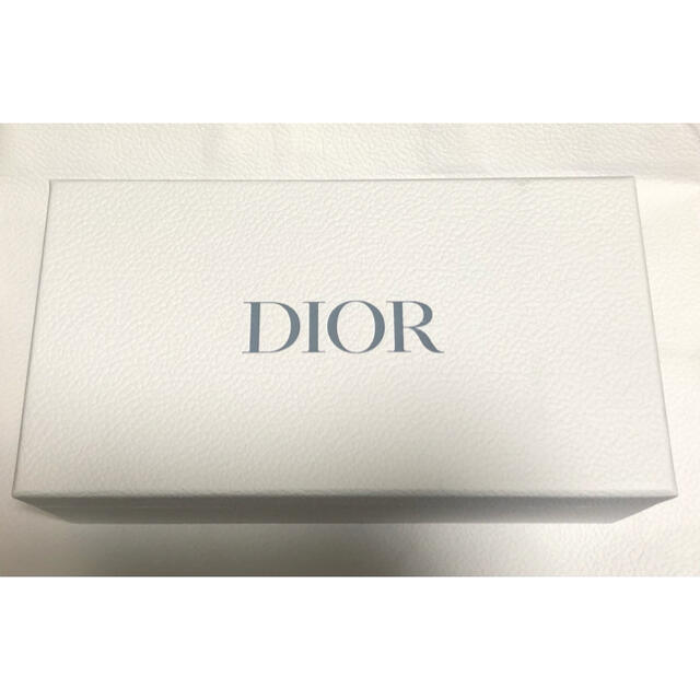 Dior(ディオール)の【未使用品】Dior PLATINUM バースデー ギフト キャニスター セット コスメ/美容のキット/セット(コフレ/メイクアップセット)の商品写真