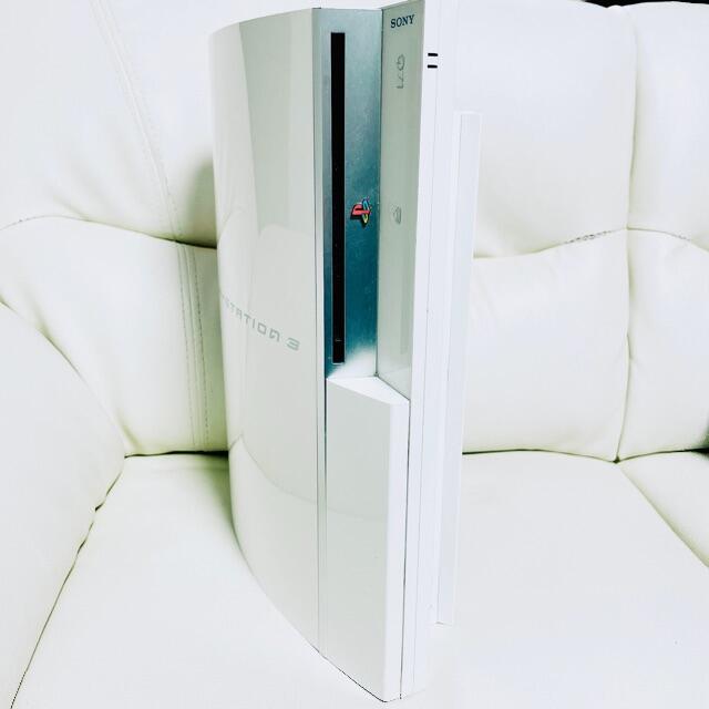 SONY(ソニー)のPS3(PlayStation3) 本体  CECHH00 ホワイト ソフト付き エンタメ/ホビーのゲームソフト/ゲーム機本体(家庭用ゲーム機本体)の商品写真