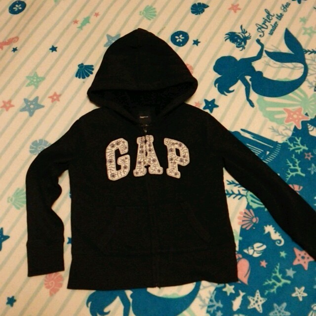 GAP(ギャップ)のボアパーカー120cmネイビー キッズ/ベビー/マタニティのキッズ服女の子用(90cm~)(ジャケット/上着)の商品写真