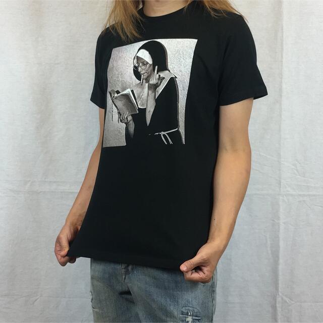 新品 FUCK YOU 中指挑発 おばあちゃん 修道院シスター Tシャツ ロンT