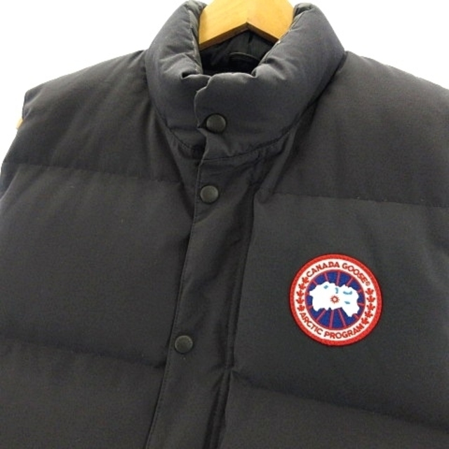 CANADA GOOSE(カナダグース)のカナダグース CANADA GOOSE ダウンベスト ネイビー 紺 L メンズのジャケット/アウター(ダウンベスト)の商品写真