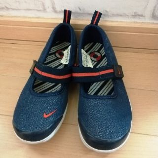 ナイキ(NIKE)のNIKEナイキ19センチ スニーカー バレエシューズ ゴム調整ベルトデニム(スニーカー)