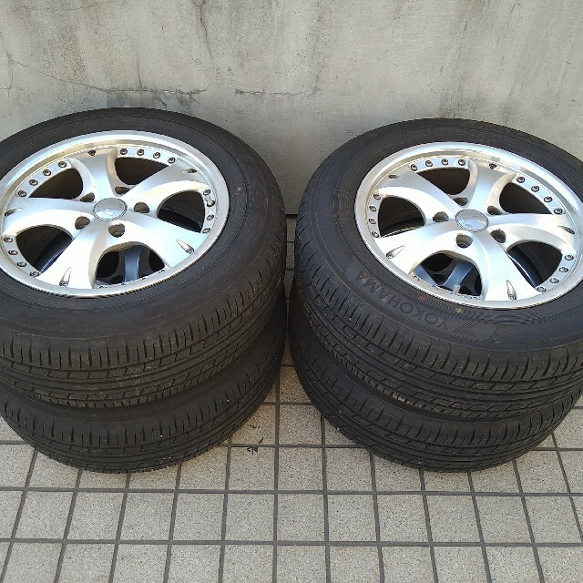 YOKOHAMAタイヤ　215/60R16